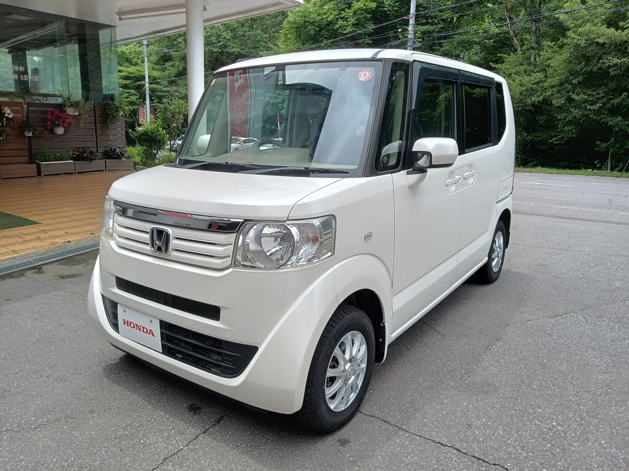 ホンダ　N-BOX　4WD
